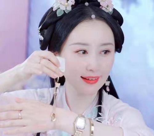 吃瓜抖音网红褒姒微博号,揭秘褒姒微博号的吃瓜日常与网红魅力” 第2张 吃瓜抖音网红褒姒微博号,揭秘褒姒微博号的吃瓜日常与网红魅力” 第2张